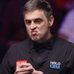 Ronnie O'Sullivan uses backup cue from under his bed to secure World Championship win