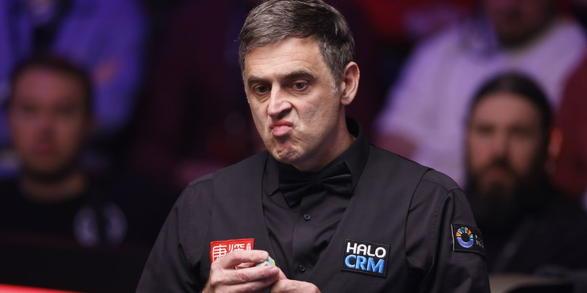 Ronnie O'Sullivan uses backup cue from under his bed to secure World Championship win