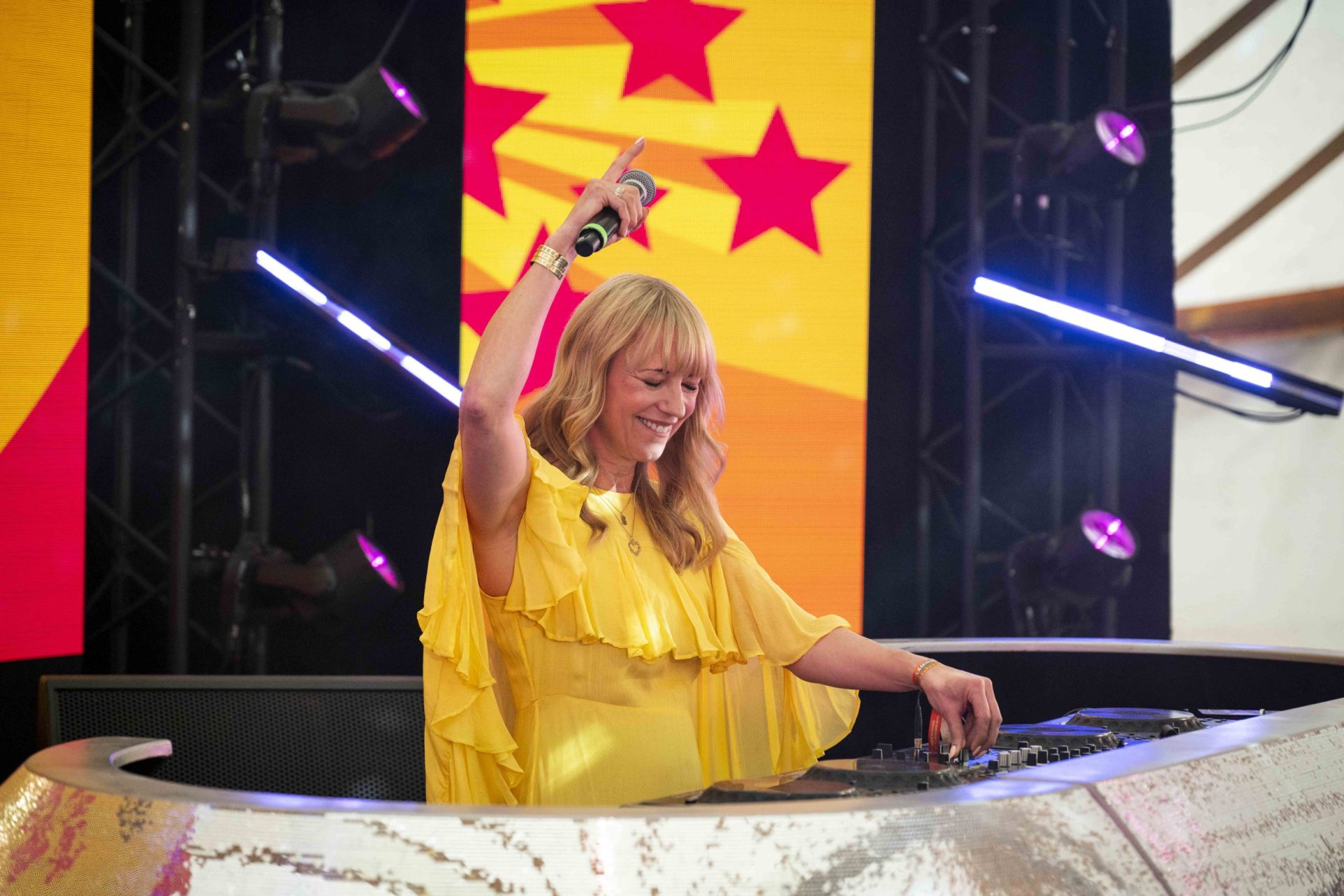 Sara Cox’s potential takeover of Radio 2 Breakfast Show raises questions about career motivations