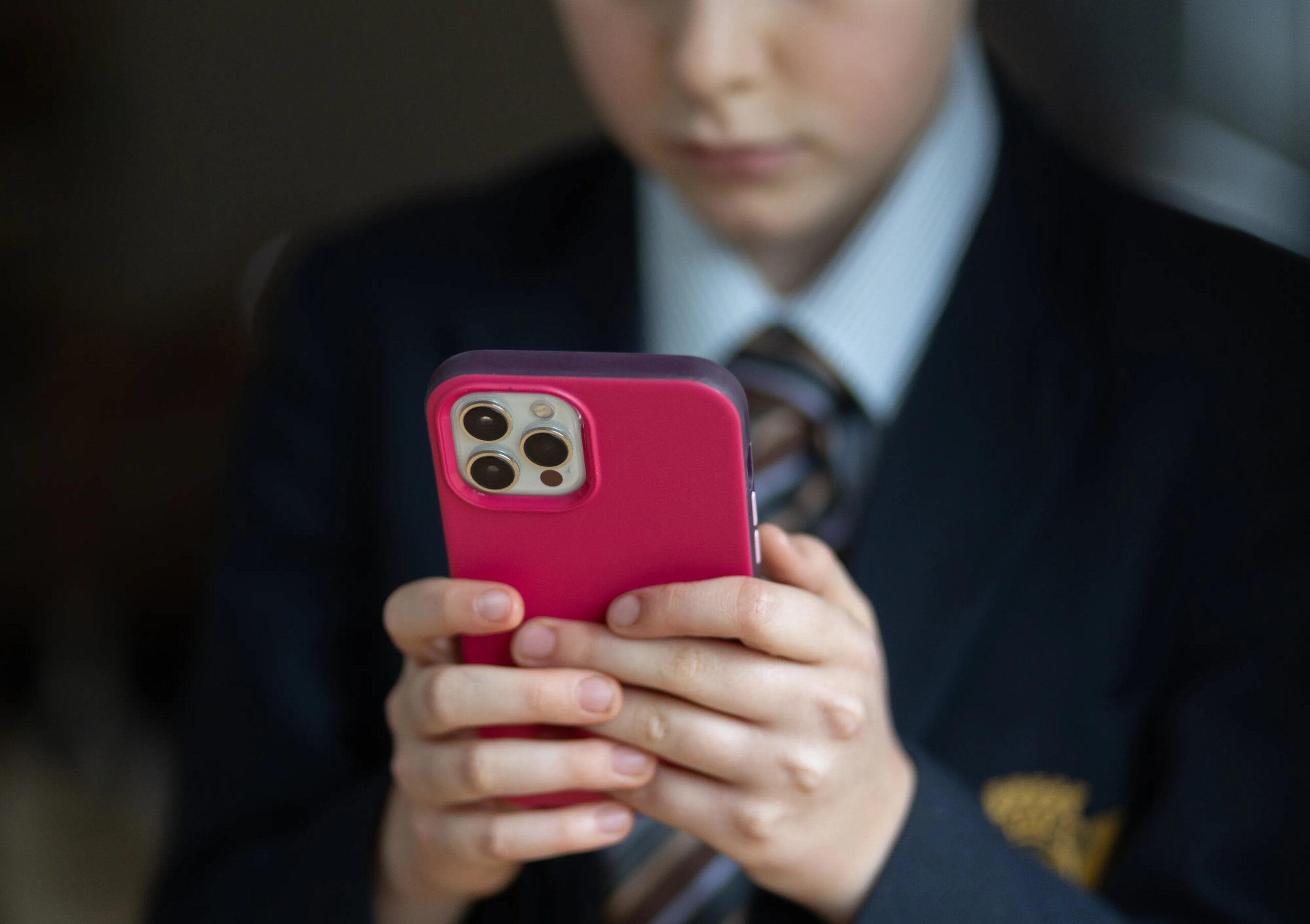 Schools to implement mobile phone ban under new legislation following government pressure