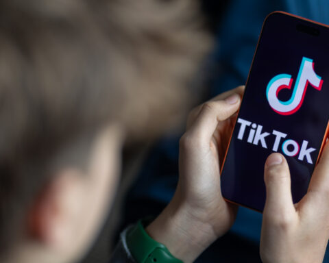 Starmer to pressure social media leaders for improved child safety measures at Downing Street meeting