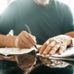 Study links passive screen time to increased dementia risk, urges mentally engaging activities