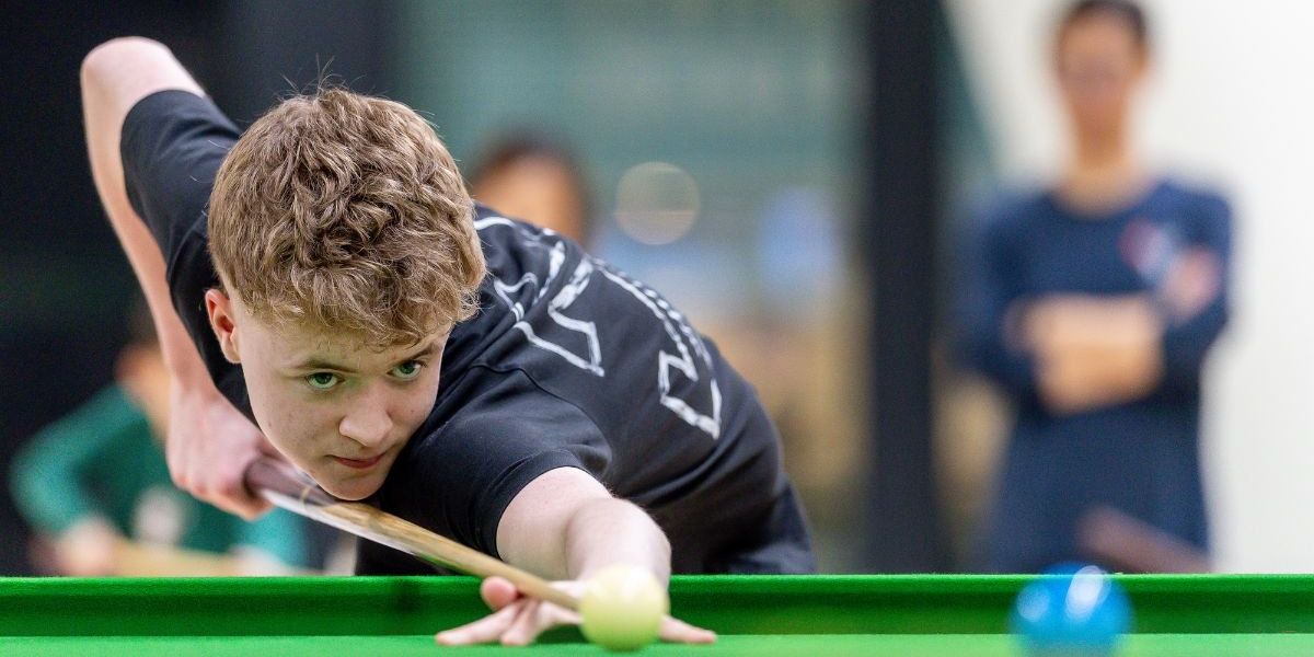 Teenage snooker player discharges himself from hospital to compete in World Championship