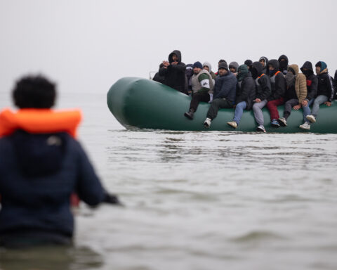 UK agrees to £662 million deal with France to curb small boat crossings amidst failures