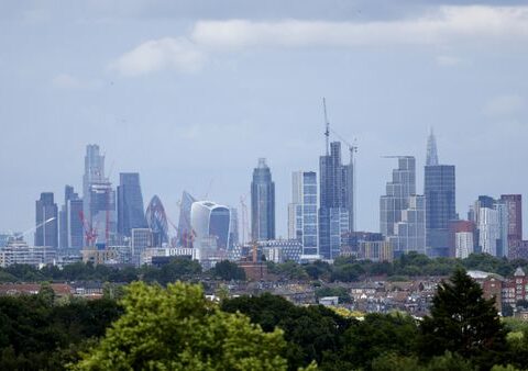 UK GDP growth exceeds forecasts as economy shows resilience before Iran conflict