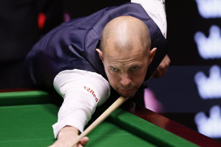 World Snooker Tour defends conditions after Barry Hawkins' criticisms at championship
