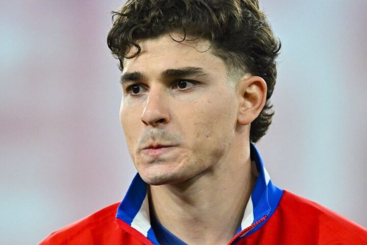 Atletico Madrid mocks Barcelona over Julian Alvarez transfer speculation