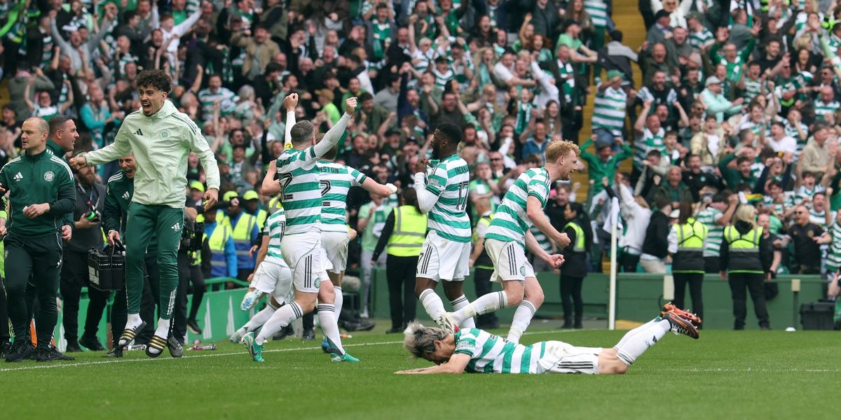 Celtic clinch Scottish Premiership title with late goals, fans celebrate on the pitch