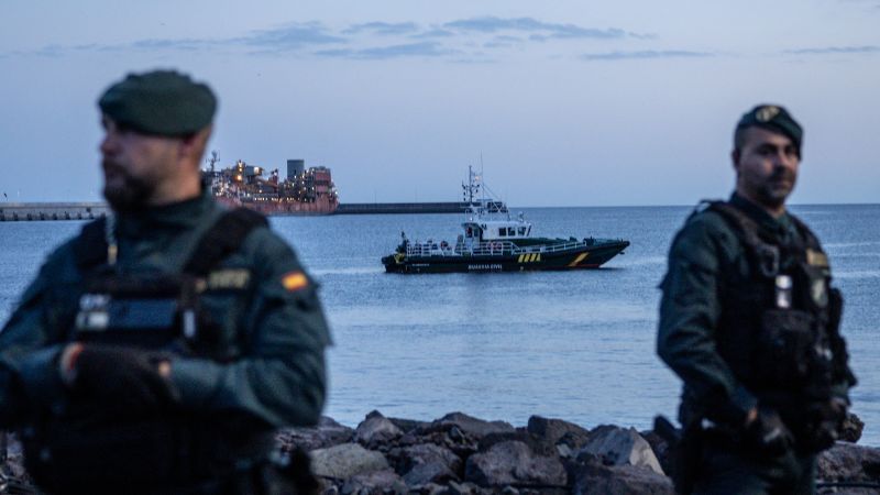 Cruise ship MV Hondius docks in Tenerife amid hantavirus outbreak; evacuations underway