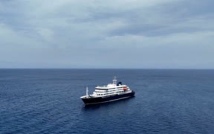 Cruise ship passengers affected by hantavirus arrive at specialized medical facility in Nebraska