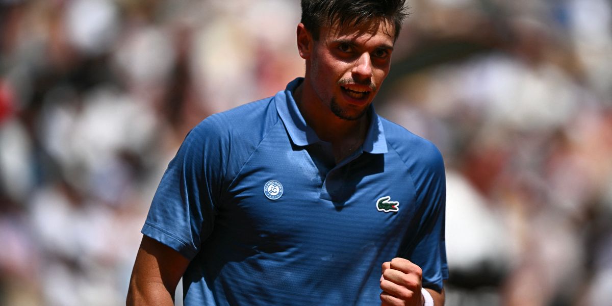 Emergency toilet break disrupts Arthur Gea's French Open debut amidst heatwave challenges