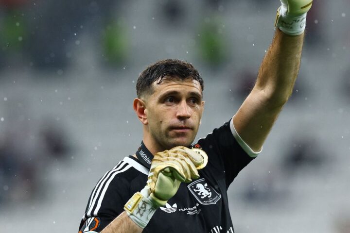 Emi Martinez reveals broken finger before Europa League final but leads Villa to victory