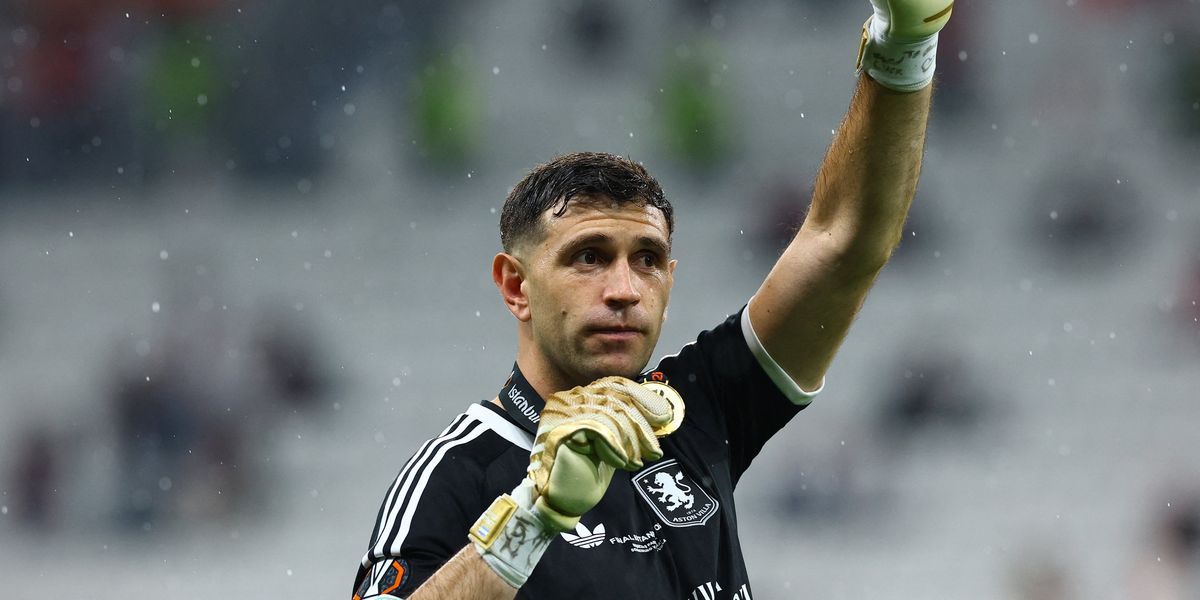 Emi Martinez reveals broken finger before Europa League final but leads Villa to victory