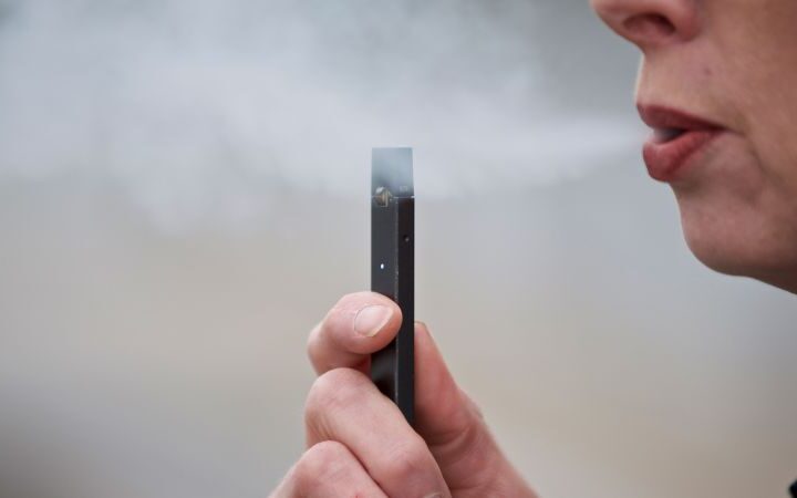 FDA decision allows more unauthorized e-cigarettes and nicotine pouches in the US market