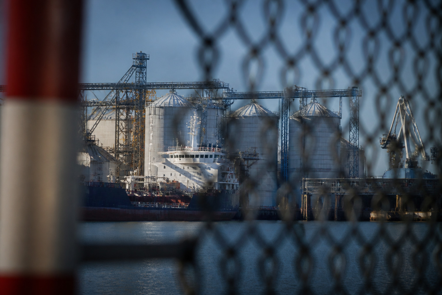 Sanctions exemption bid for Riga fertiliser terminal exposes EU loophole risks