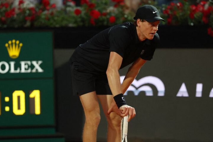 Jannik Sinner struggles with illness during Italian Open semi-final against Daniil Medvedev