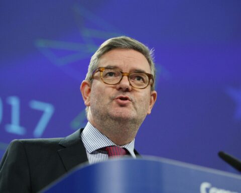 Labour warns of substantial EU costs if the UK attempts to rejoin the bloc