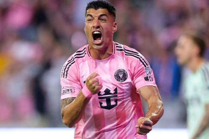 Luis Suarez left out of Uruguay's preliminary World Cup squad, ending hopes for final appearance