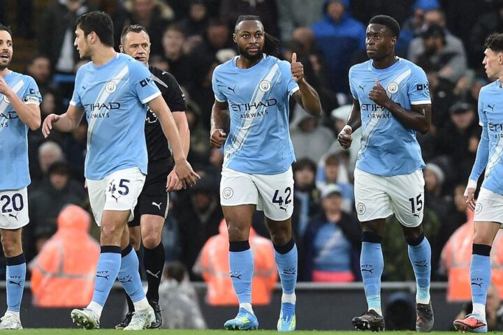 Manchester City narrows gap to Arsenal with 3-0 victory over Crystal Palace