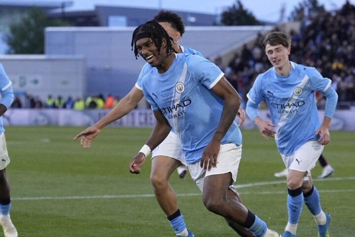 Manchester City secures FA Youth Cup title with late goal from Reigan Heskey