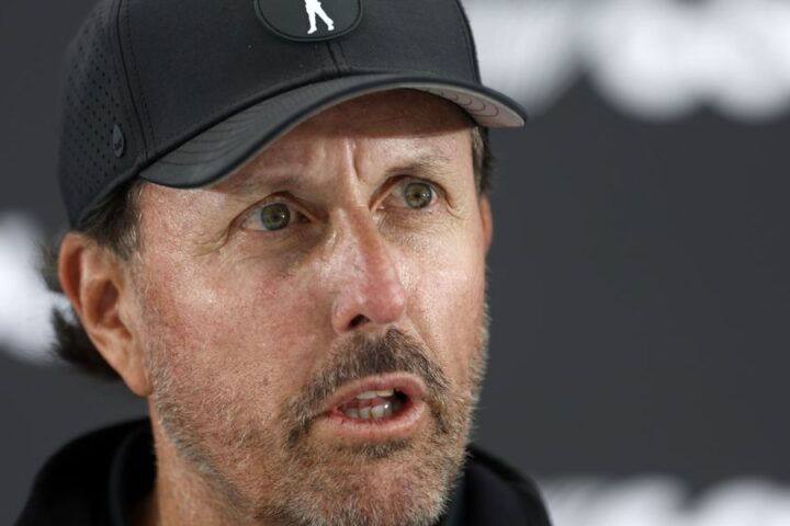 Phil Mickelson withdraws from 2026 PGA Championship amid family health concerns