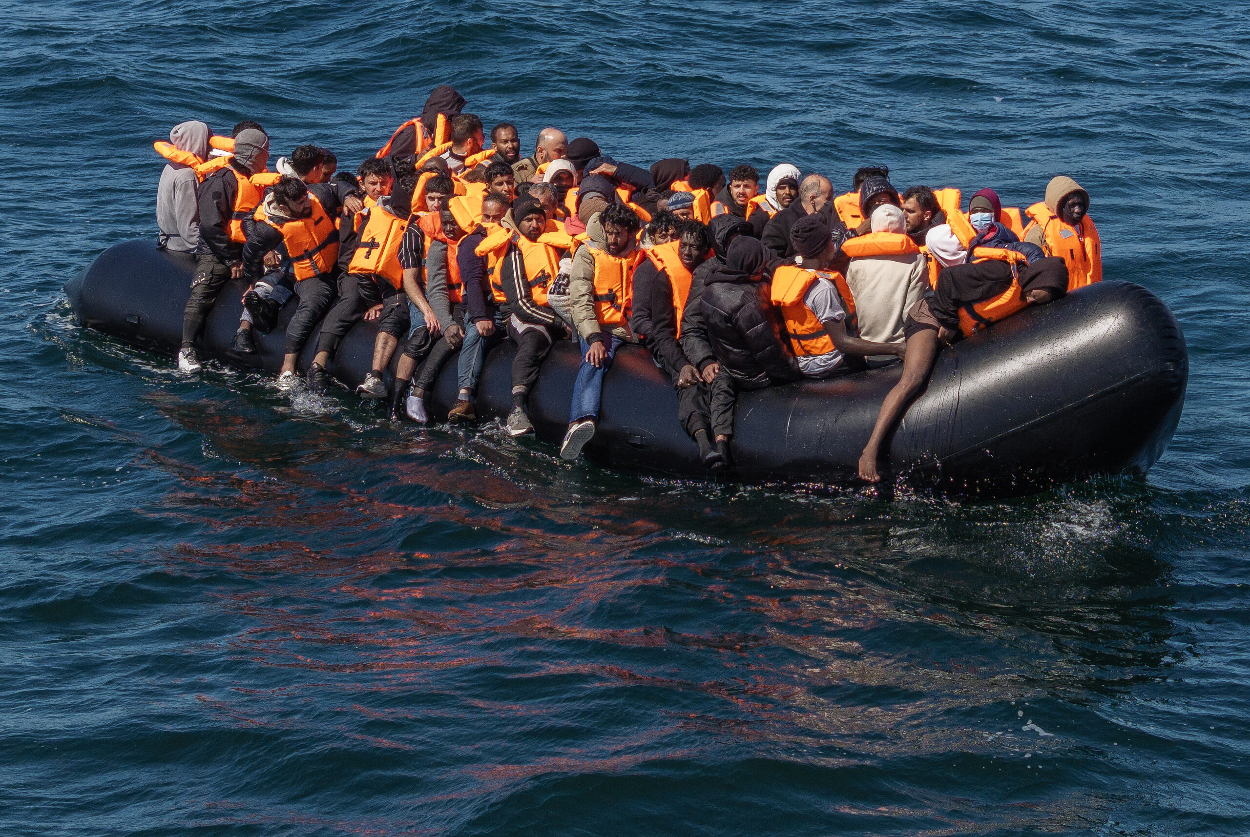 Polling shows 62% of voters support benefit cuts for migrants to reduce welfare costs