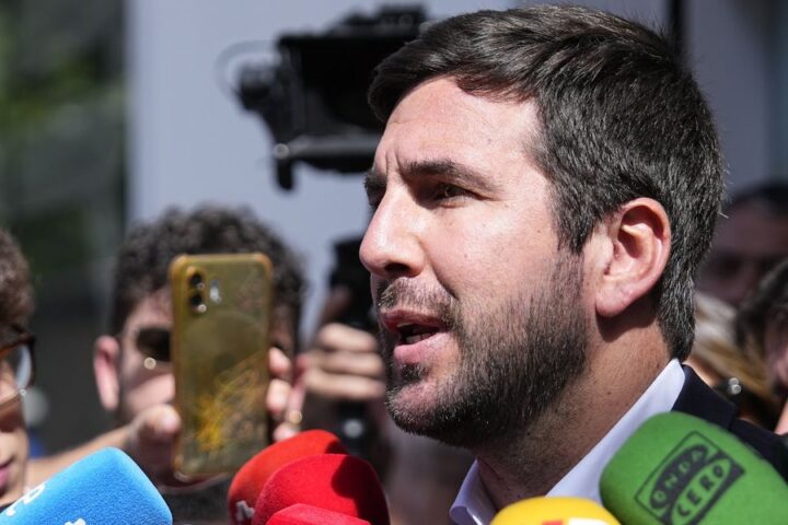 Rival candidate claims to have deals for stars if elected Real Madrid president