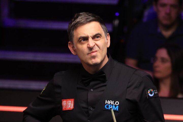 Ronnie O'Sullivan hints at retirement as he explores practice session with pool legend