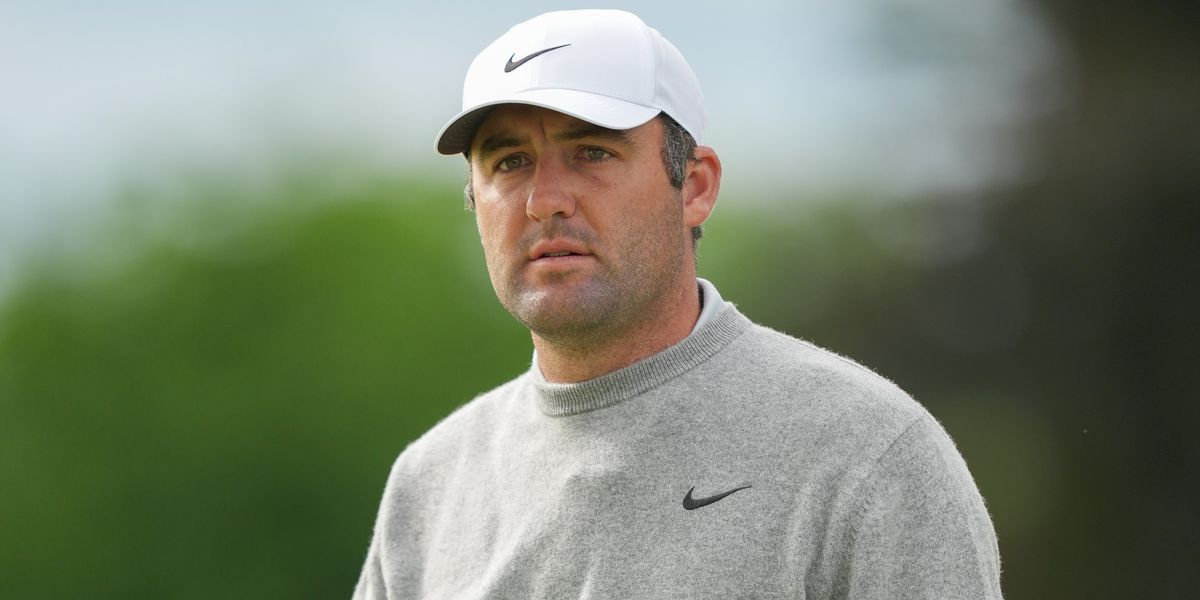 Scottie Scheffler leads early at PGA Championship, rivals struggle in opening round