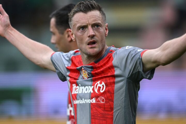 Sheffield Wednesday considers bringing Jamie Vardy back to hometown club as rebuild begins