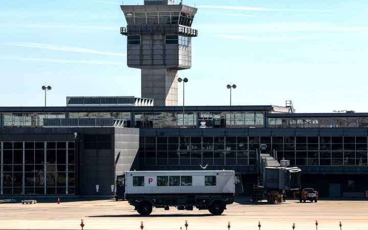 US-bound flights from Ebola-affected regions required to land at Dulles for screening
