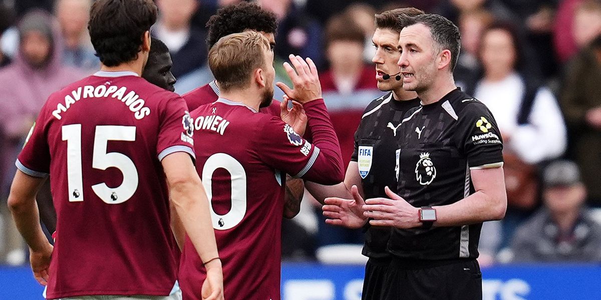 West Ham angered by VAR decision as Arsenal maintain lead in Premier League title race