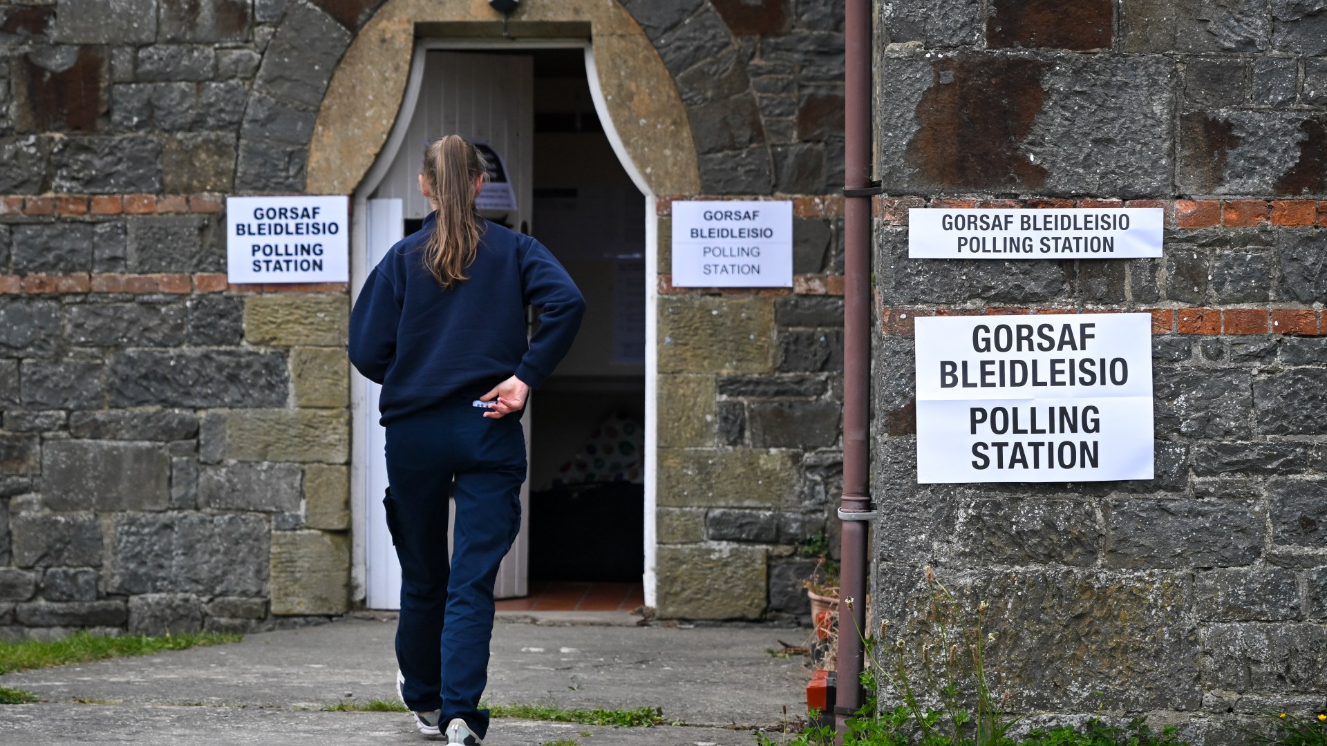 What you need to know about rules in polling stations during local elections