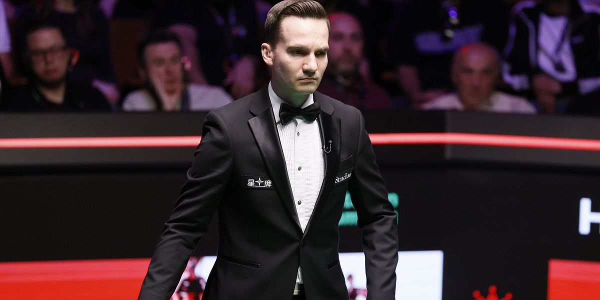 World Snooker defends referee after lengthy frame causes controversy during semi-final matchup