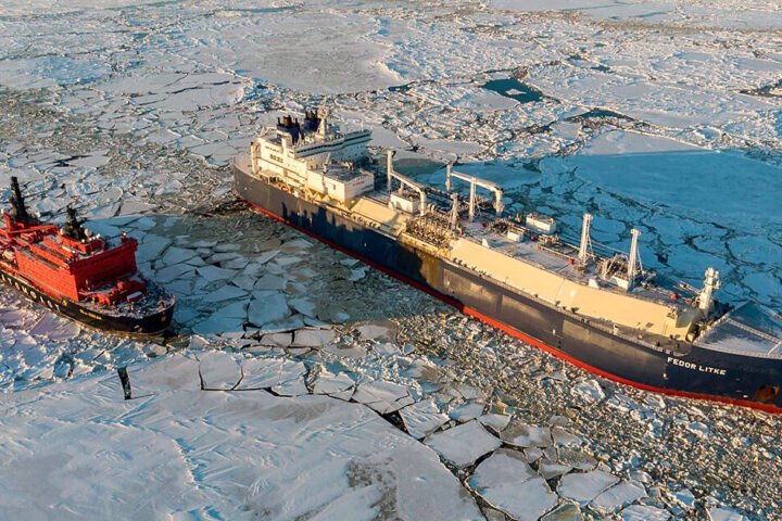 Korean Shipyards Become the New Battlefield in Russia's Arctic Gas War