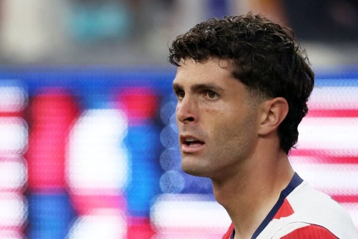 Christian Pulisic provides injury update after leaving World Cup match against Paraguay