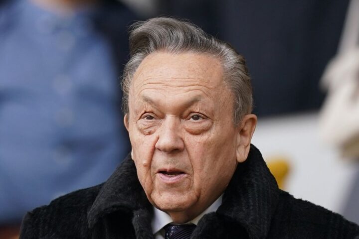 David Sullivan resigns as West Ham chairman amid serious allegations of misconduct