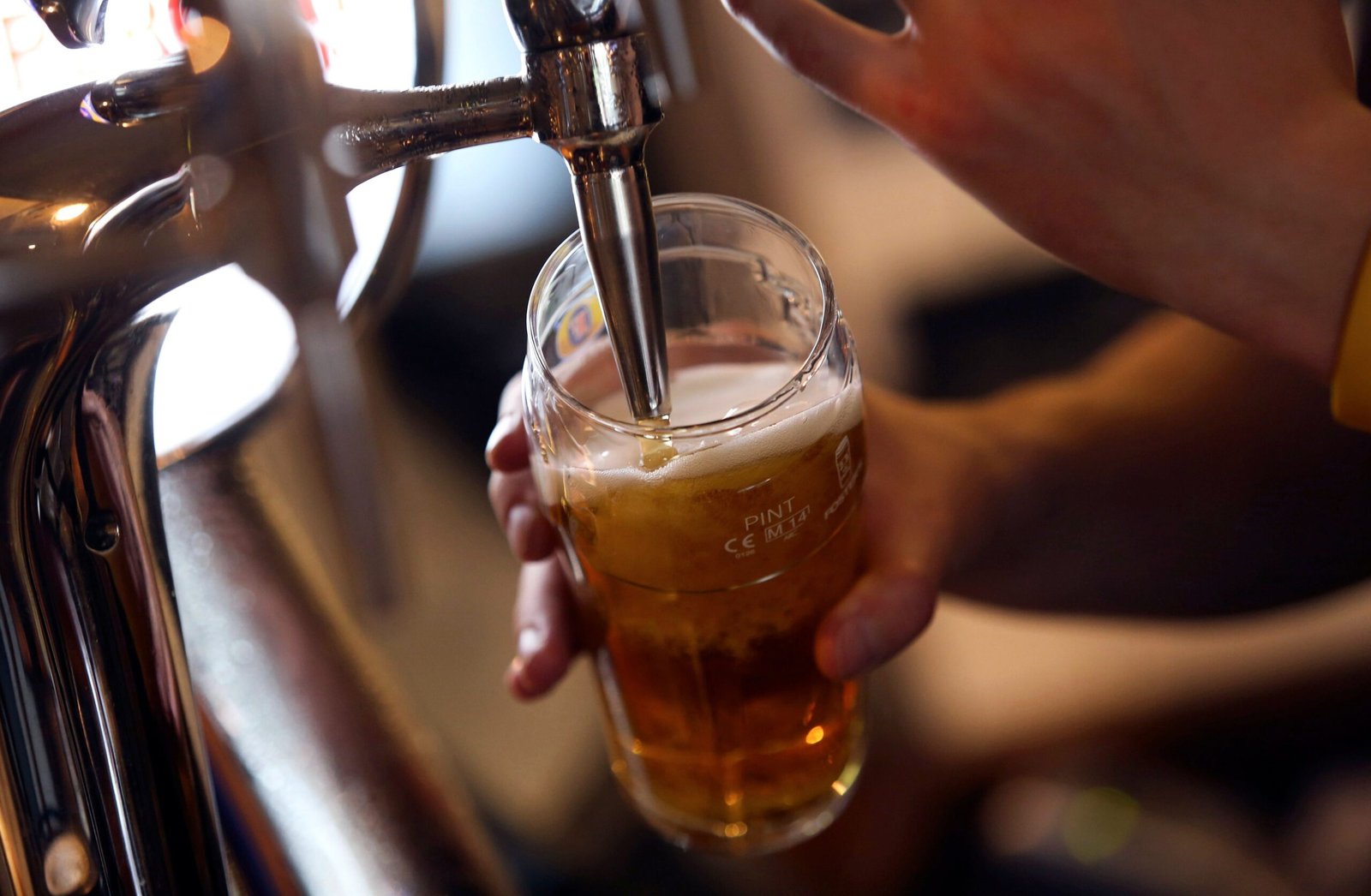 Drinkers to use digital ID for alcohol purchases by autumn