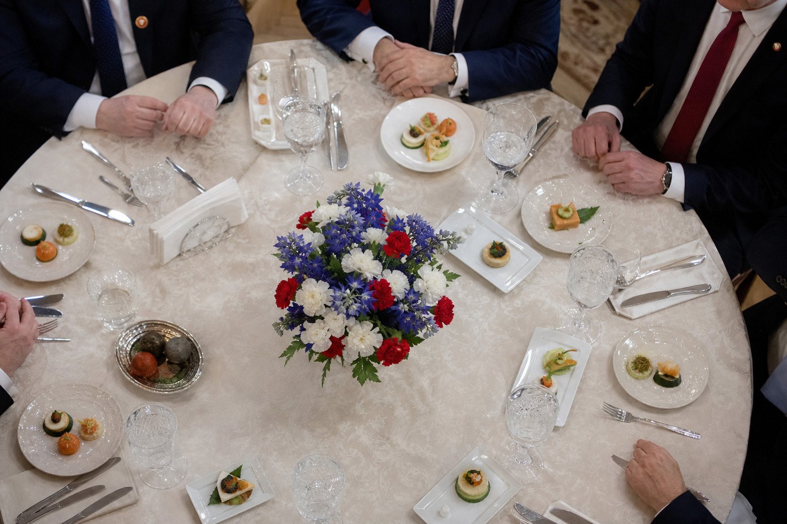 Kremlin-linked Polish party members celebrated Russia Day at embassy