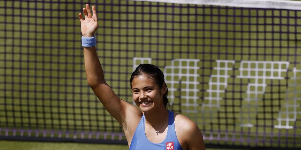 Emma Raducanu overcomes injury scare to secure place in Queen's Club semi-finals