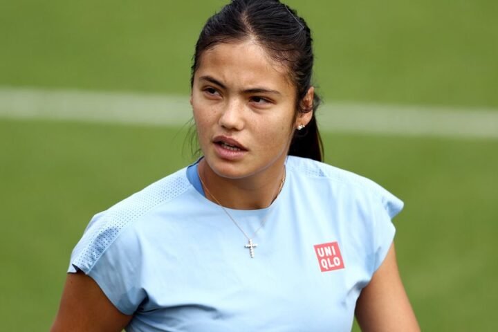 Emma Raducanu seen on crutches with new boyfriend after withdrawing from Wimbledon