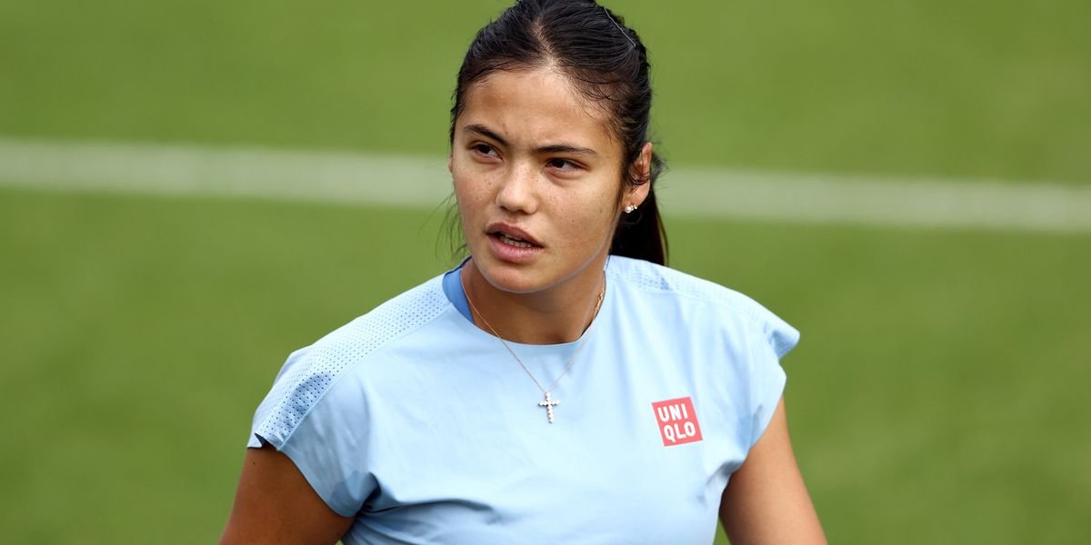 Emma Raducanu seen on crutches with new boyfriend after withdrawing from Wimbledon