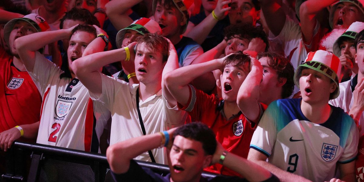England fans warned of £2,500 fine for using mobile phones while driving to World Cup match