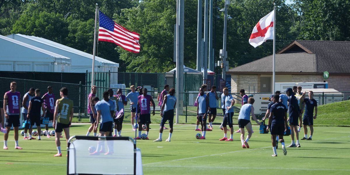 England football team takes shelter indoors as tornado warning issued in Kansas City