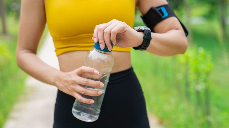 Extreme heat tips: stay hydrated, eat light, and adjust your workout schedule