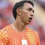 Fernando Muslera requests substitution after costly error leads to Uruguay's World Cup exit