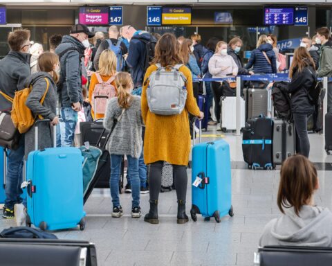 Government to impose fines on airlines leaving holidaymakers stranded during travel disruptions