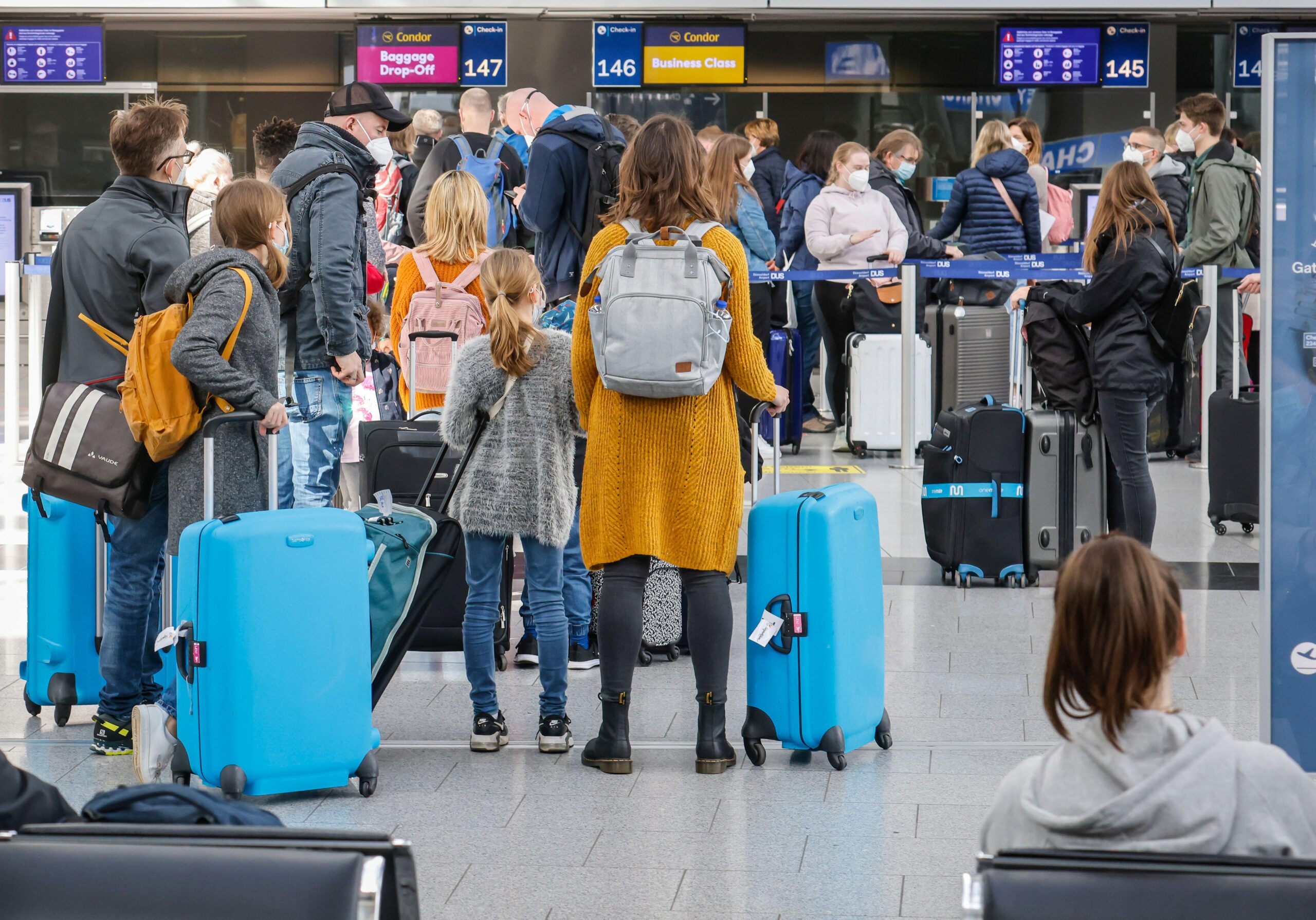 Government to impose fines on airlines leaving holidaymakers stranded during travel disruptions