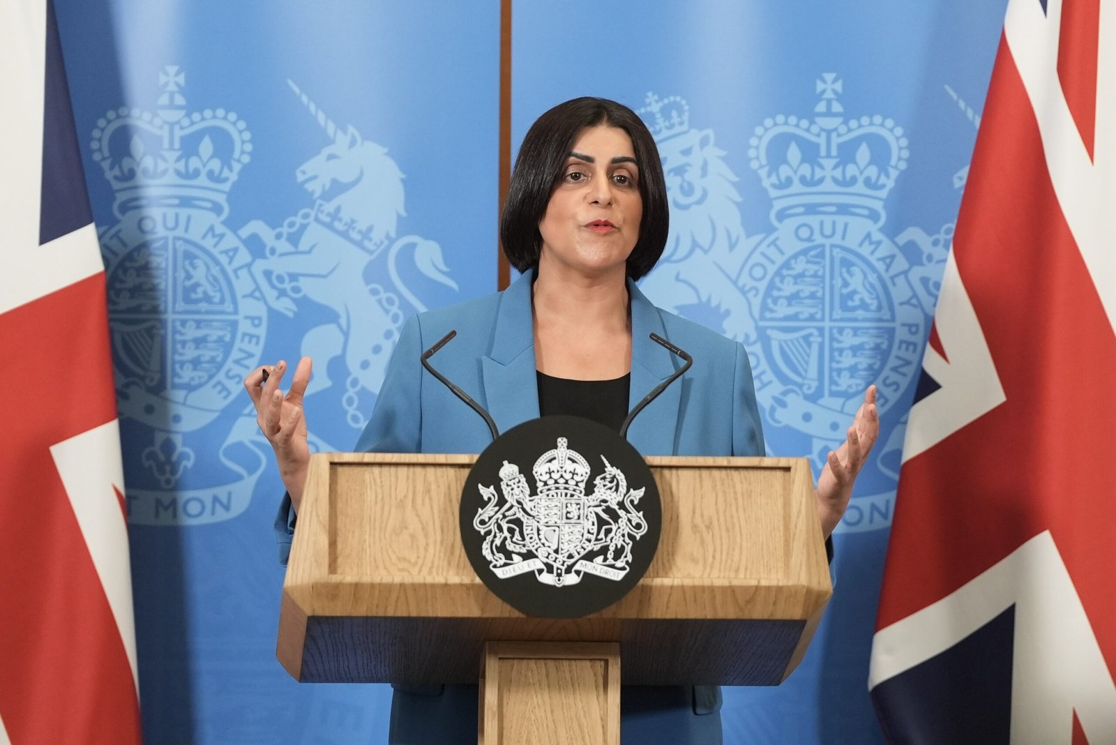 Home Secretary faces backlash over plan to bring thousands of refugees to the UK