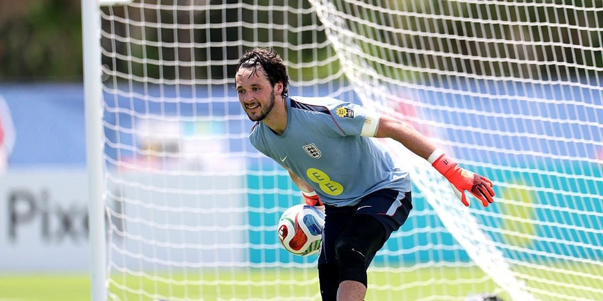 James Trafford considers leaving Manchester City to secure England's starting goalkeeper position